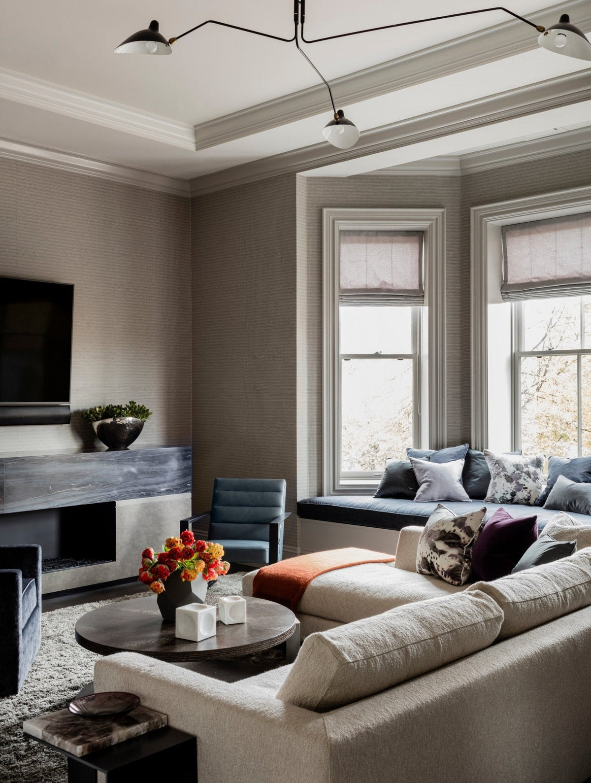 Black Metal Ceiling Light Fixture — Ceiling Light | Maison Monashee — view 33