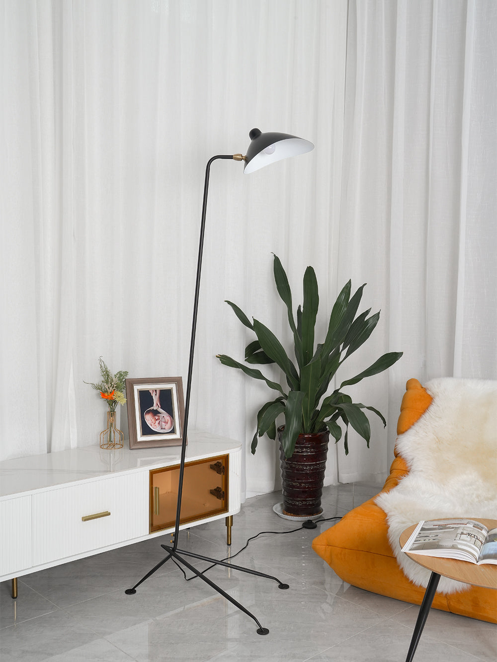 Vintage Metal Floor Lamp — Floor Lamp | Maison Monashee — view 42