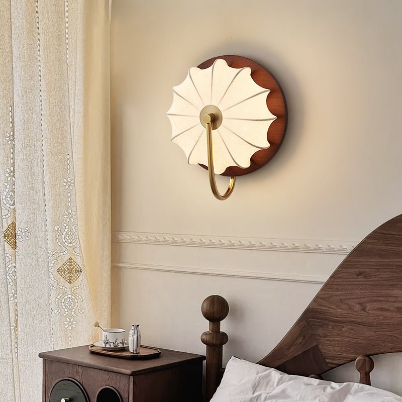 Flower Shaped Wall Light — Wall Sconce | Maison Monashee — view 4